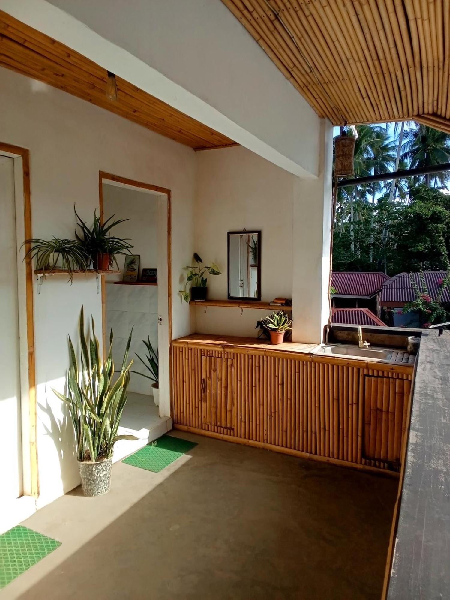 Lazy Juan Beach House Nacpan El Nido Exterior photo
